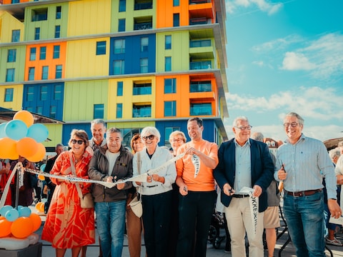 Opening markt in Heist