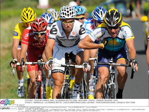 Thor Hushovd, hier in het zog van Armstrong, is bijzonder kwaad op de Amerikaan