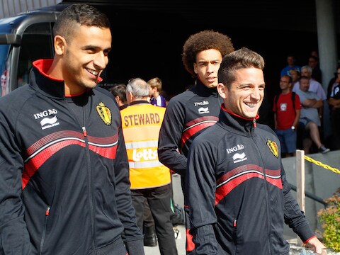Chadli (links) naast Witsel en Mertens.