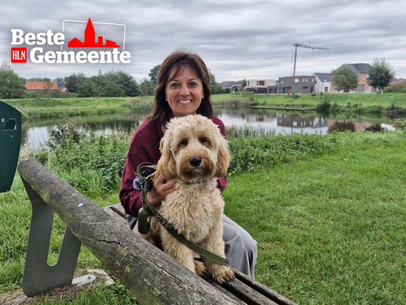 Sandra Ide aan de Finse piste in Pittem, samen met hondje Julia.