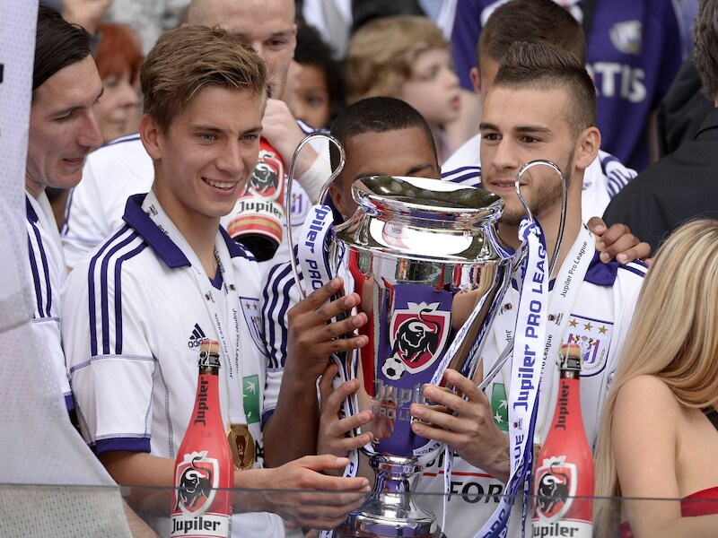 Bruno (r) naast zijn maatje Dennis Praet.