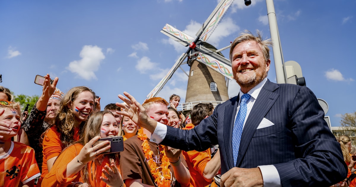Nederland viert Koningsdag: Willem-Alexander (59) trekt met koninklijke familie naar Dokkum