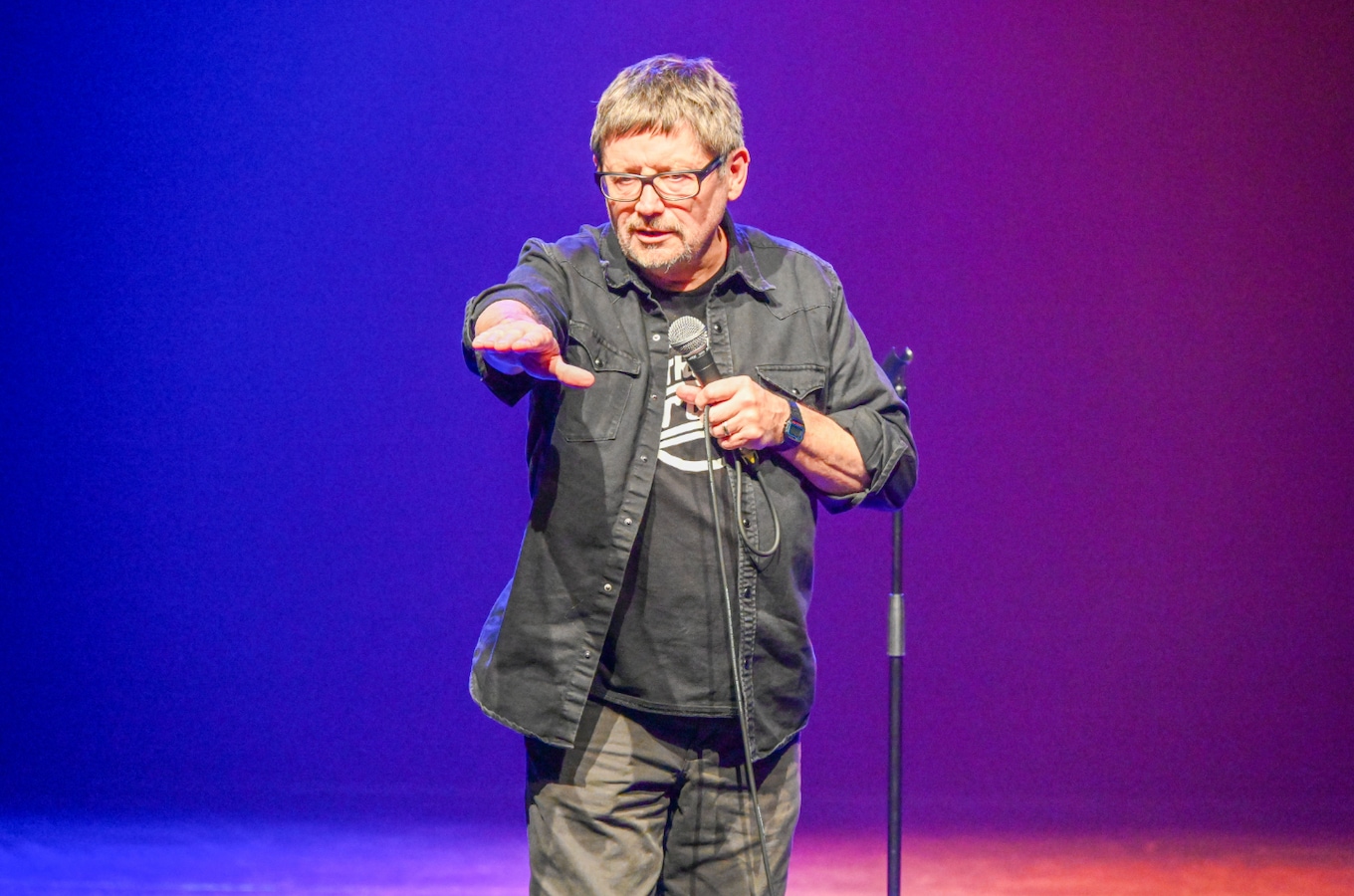 ‘Bubbelen op donderdag’ brengt opnieuw vier avonden stand-upcomedy naar ...