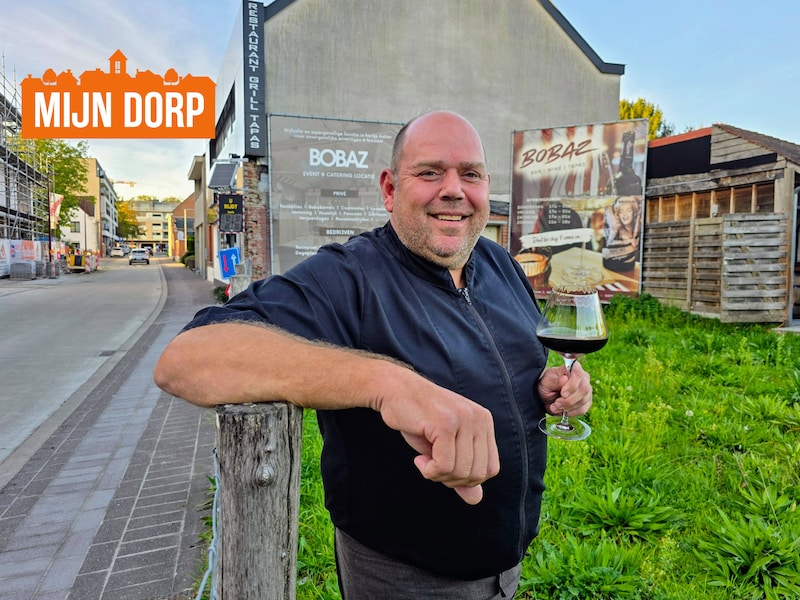 Dimitri Stofferis aan zijn restaurant en wijnbar  Bobaz in Aalter.