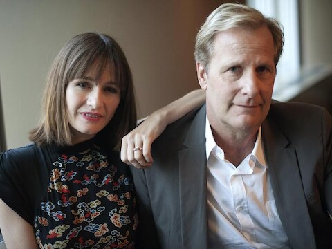 Emily Mortimer en Jeff Daniels.