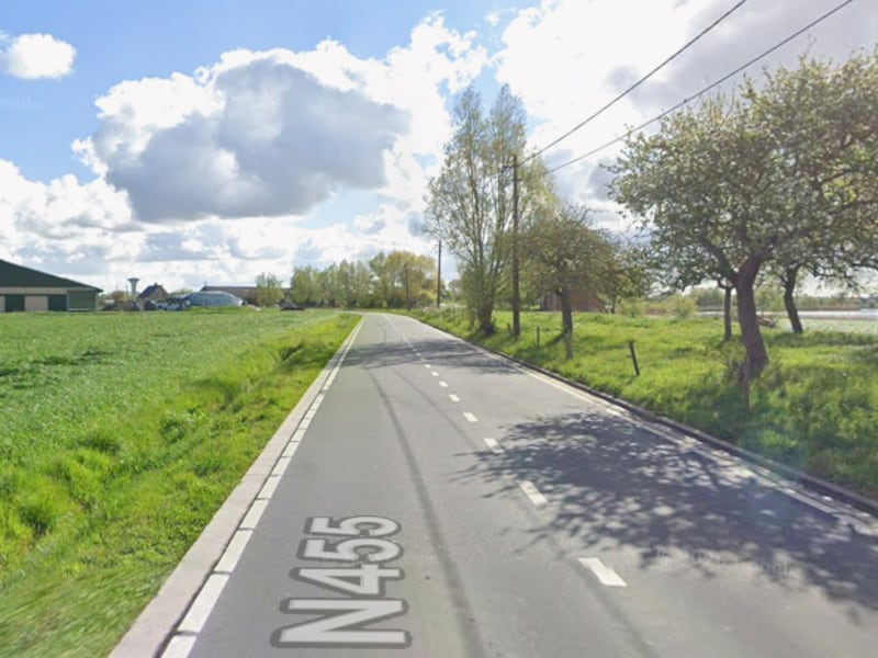 De dronken vrouw reed van de weg af op de Sint-Janspolderdijk in Sint-Jan-in-Eremo.