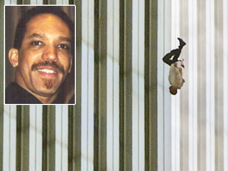 De foto van ‘The Falling Man’ en het gezicht dat daarmee in verband wordt gebracht.
