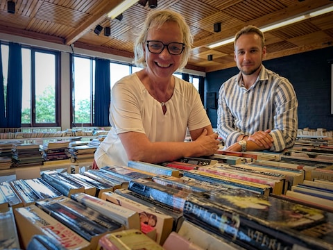Bibliotheek verkoopt duizenden boeken tijdens Wieltjesfeesten: "Voor amper 50 cent heb je al een exemplaar"