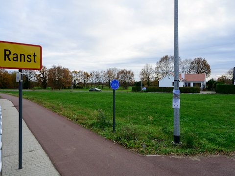 Ter hoogte van de Kromstraat in Ranst (op de grens met Wommelgem) zou er een nieuwe middelbare school kunnen komen. Het openbaar onderzoek in het kader van de omgevingsaanvraag loopt momenteel. 