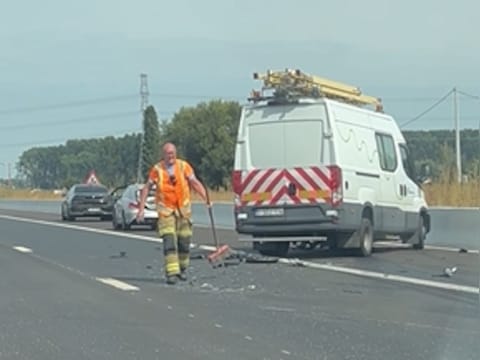 Er belandden brokstukken op de weg door het ongeval op de E34 in Maldegem.