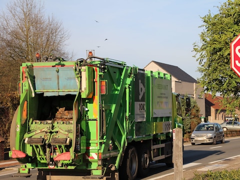 Wie grof huisvuil heeft dat wegmoet, kan dat op donderdag 3 september laten ophalen in Vosselaar. (illustratiebeeld)