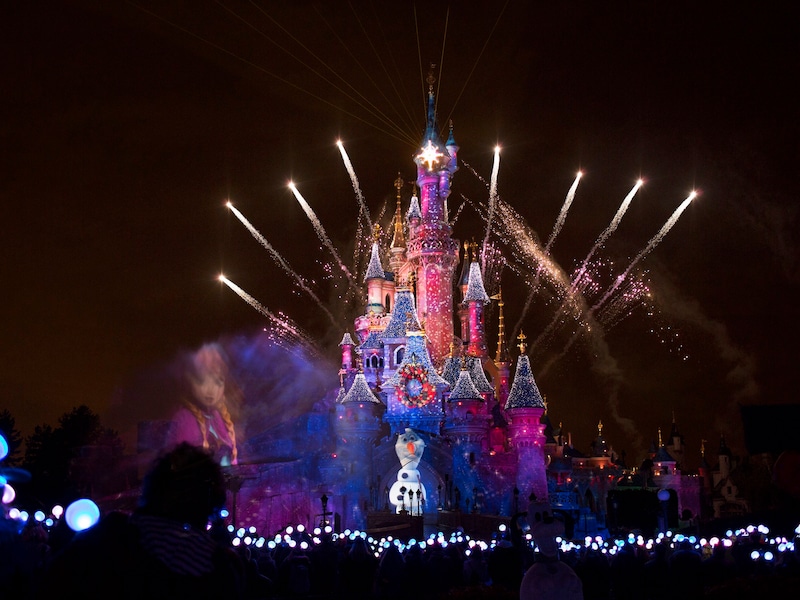 De verdachten planden aanslagen op 1 december, onder meer op het pretpark Disneyland.