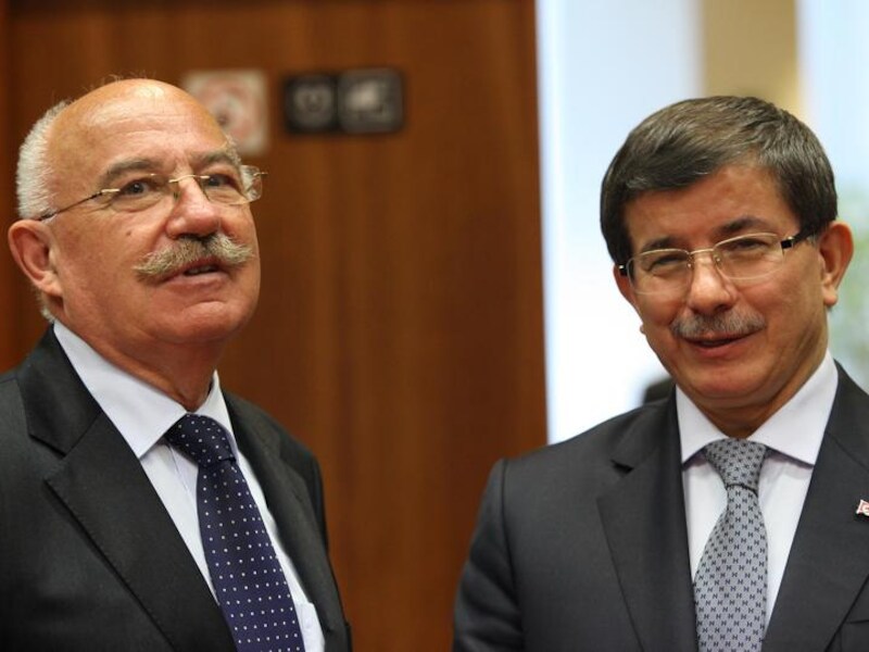 De Turkse minister van Buitenlandse Zaken, Ahmet Davutoglu, betreurt de uitspraken van Obama.