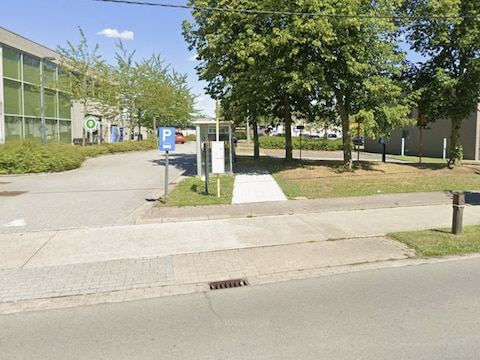 Het oliespoor strekte zich uit tot aan de sportinfrastructuur in het centrum van Kortemark.