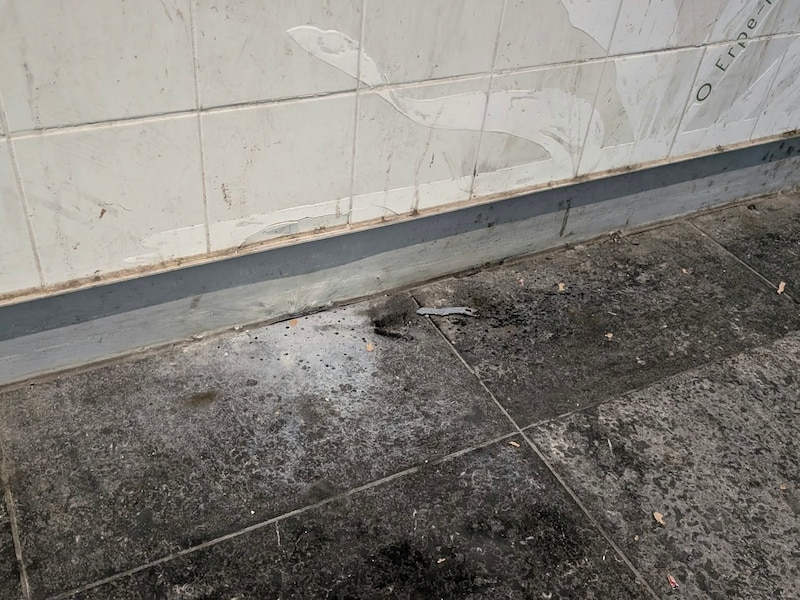Vuurwerk in de stationstunnel van Aalst.