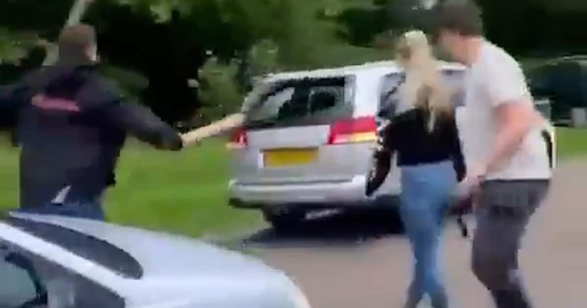 Hallucinante beelden tonen compleet ontspoorde burenruzie in Friesland