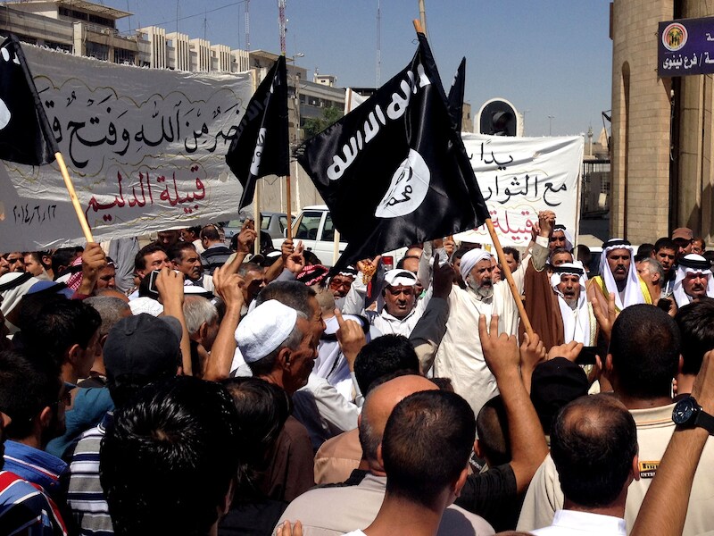 Aanhangers van ISIS demonstreren in Mosul.