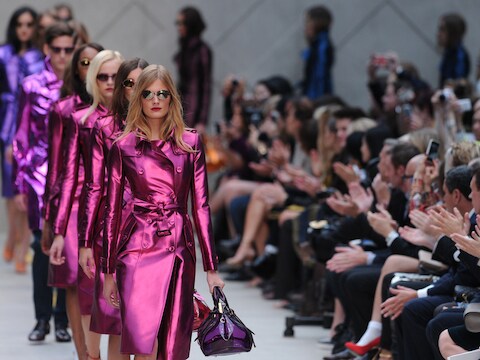 De opvallende trenchcoats van Burberry Prorsum.