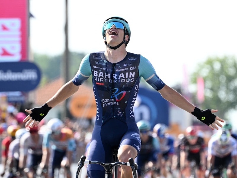 “Dit zat gisterenavond al in m’n hoofd”: Alec Segaert pakt fantastische ritzege met late uitval, Toon Aerts sprint naar tweede plaats