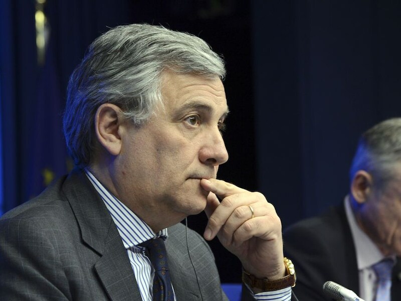 Eurocommissaris Antonio Tajani is bereid zich "zeer sterk te engageren om het Europees industrieel netwerk te beschermen".