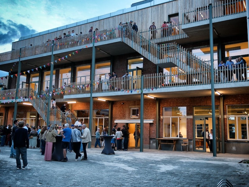 Michaëlschool in Turnhout opent na drie jaar werken vernieuwde schoolsite aan Linieplein