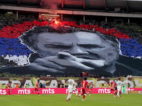 omstreden tifo van Ratko Mladić in Belgrado derby