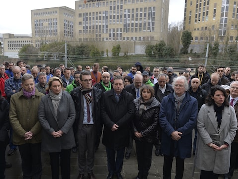 Het eerbetoon van het MIVB-personeel aan het metrostation Maalbeek.