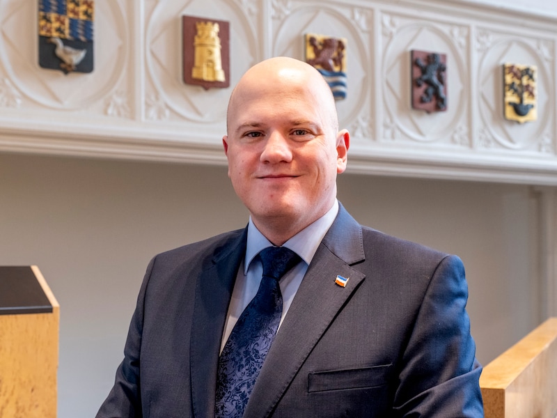 Martin Bos in de Statenzaal. 