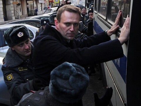 De Russische opposant en blogger Alexej Navalny wordt gearresteerd.