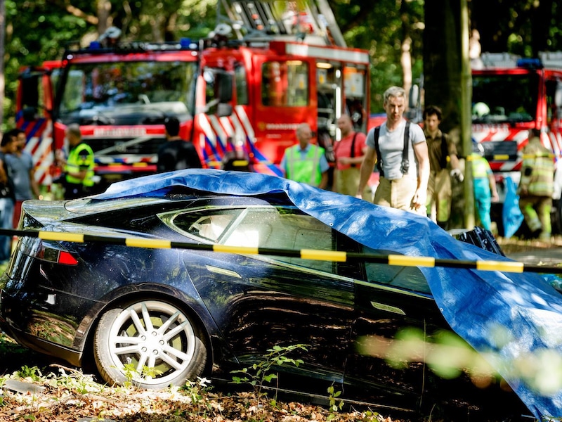 De verongelukte Tesla.