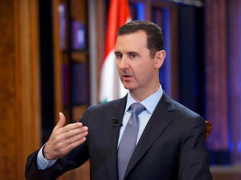 Het is voor het eerst dat de VN president Bashar al-Assad zo nauw in verband brengen met oorlogsmisdaden.
