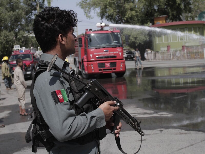 Een Afghaanse politieman in Jalalabad.