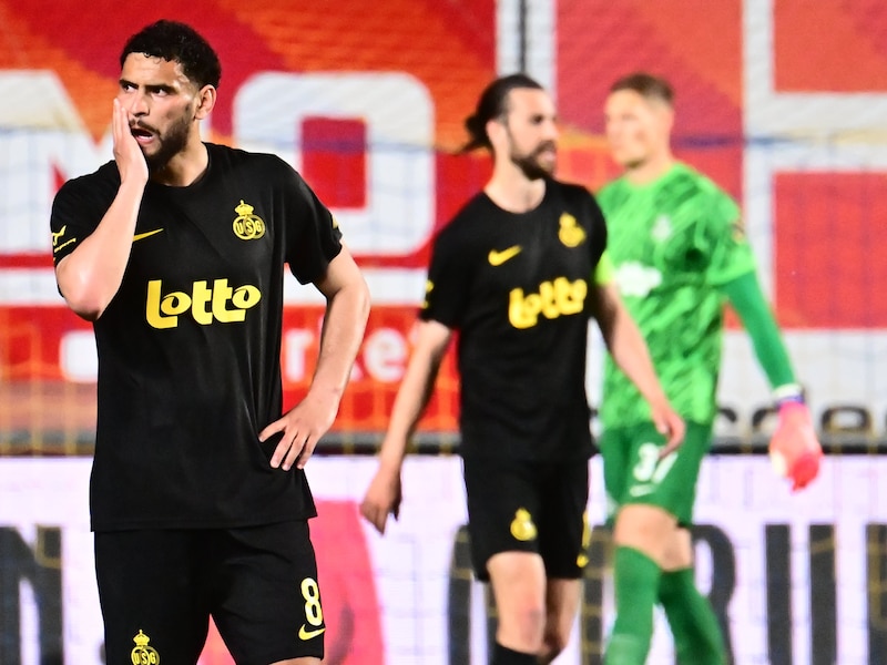 Tienkoppig Union verliest na onwaarschijnlijk slot bij STVV, Club Brugge kan leidersplaats overnemen