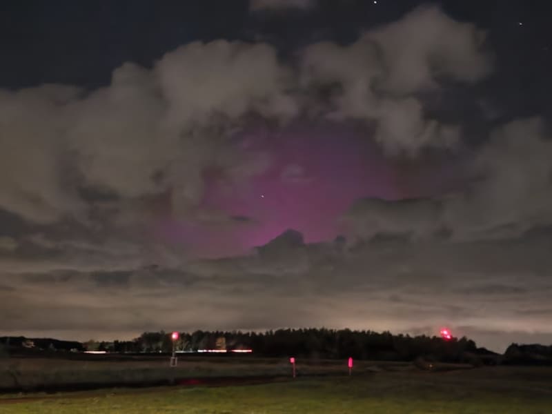 Een lezer zag het noorderlicht in Lommel.
