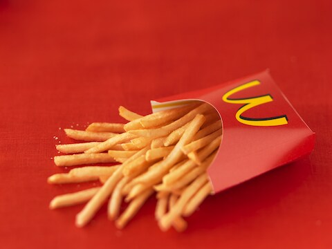 Overal ter wereld smaken ze hetzelfde en ze zien er ook overal hetzelfde uit. Hoe flikken ze dat?