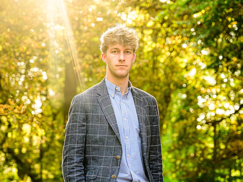 Prins Emmanuel op zijn verjaardagsfoto.