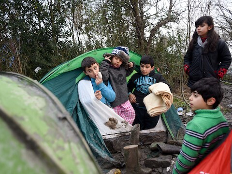 Kinderen in het vluchtelingenkamp in Grande-Synthe, in de buurt van Duinkerke.