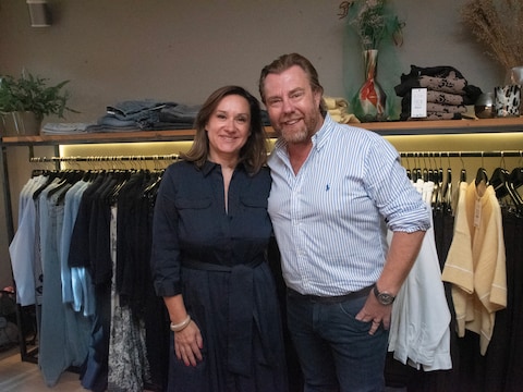 Barbara en Dimi in Babs Boetiek aan de Bergstraat in Merelbeke-Melle.