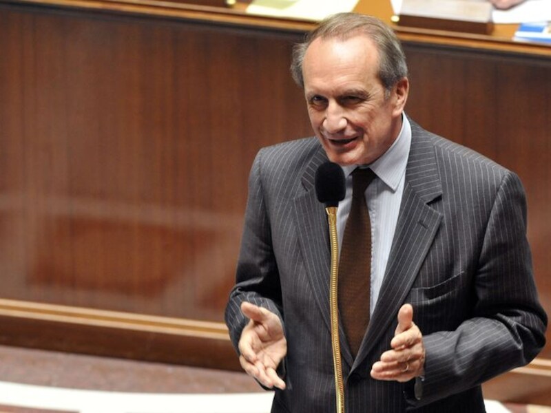 Gérard Longuet, Franse minister van Defensie