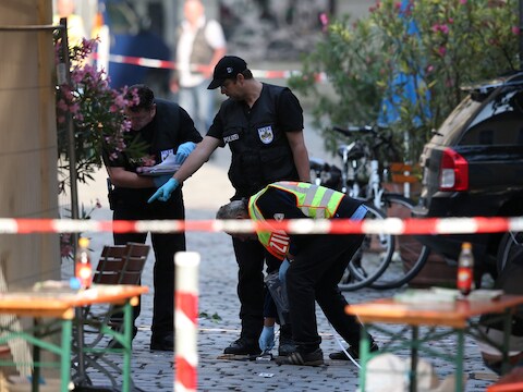Politie ter plaatse na de aanslag in Ansbach.