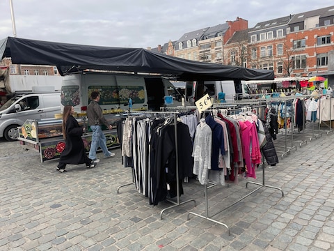 De vrijdagmarkt moet opnieuw verhuizen, deze keer voor de septemberkermis.