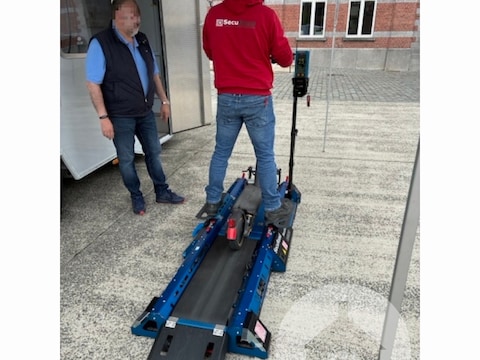 Lier zet in op verkeersveiligheid met innovatieve rollentestbank voor bromfietsen, e-steps en fatbikes.