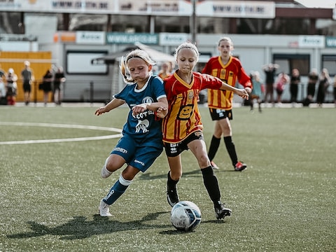 KV Mechelen Meisjes & Dames organiseerde zondag een tornooi als aftrap van het nieuwe seizoen.