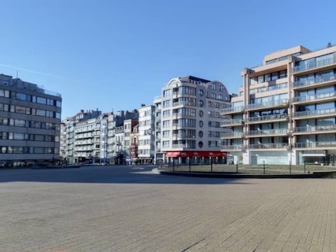 Het aperitiefconcert vindt plaats op het Van Bunnenplein in Knokke-Heist