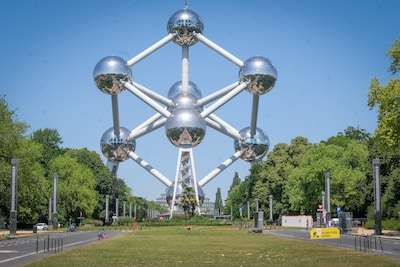 Brandweer haalt lichaam uit vijver bij Atomium in Brussel: man overleden