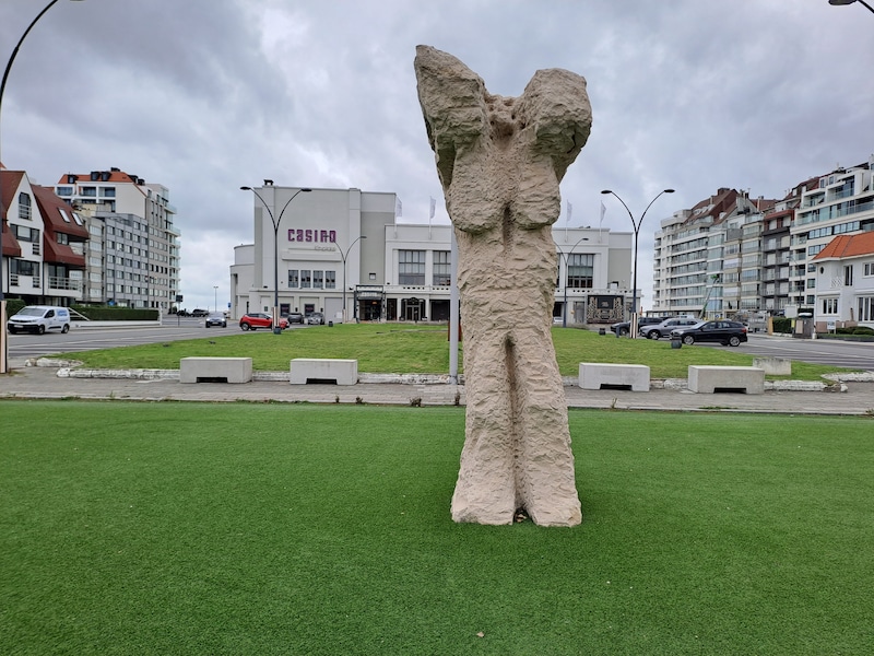 Vijf openluchtbeelden van Franse beeldhouwer sieren Knokke-Heist: kunstparcours vormt opwarmer voor BRAFA Art Discovery