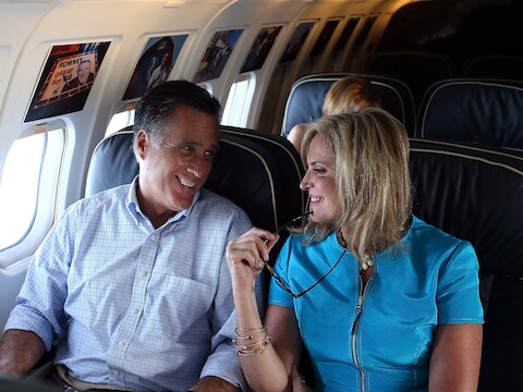 Mitt en Ann Romney op 1 september op weg naar New Hampshire.