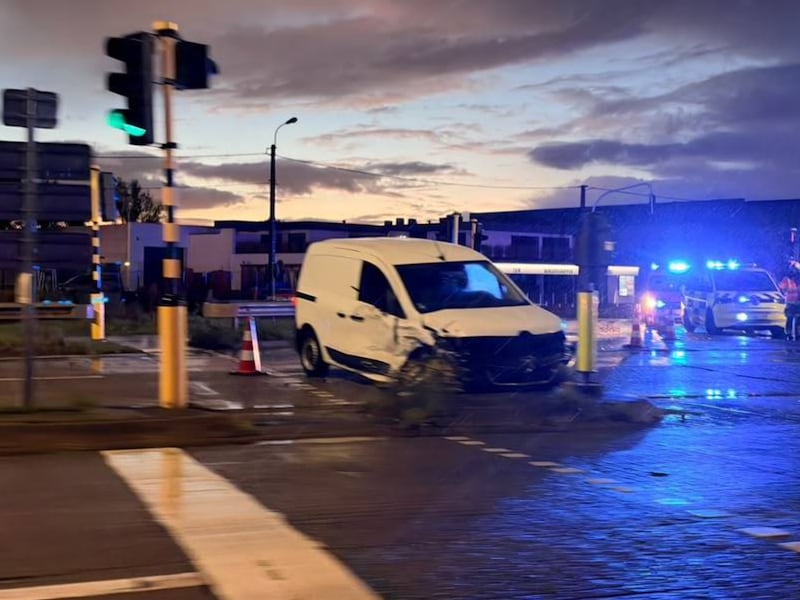 Het ongeval gebeurde op het kruispunt van de N44 en de Brugstraat in Aalter.