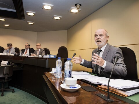 Karel Anthonissen getuigt voor de kamercommissie Panama Papers.