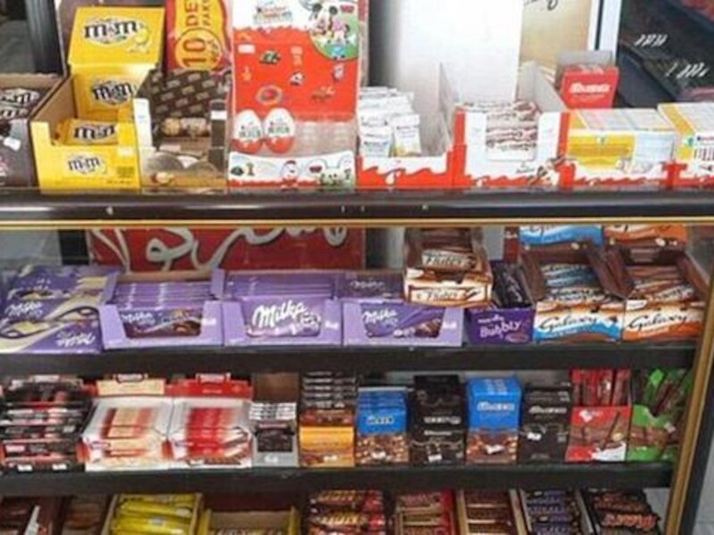 Chocoladerepen in een winkelcentrum in Mosul